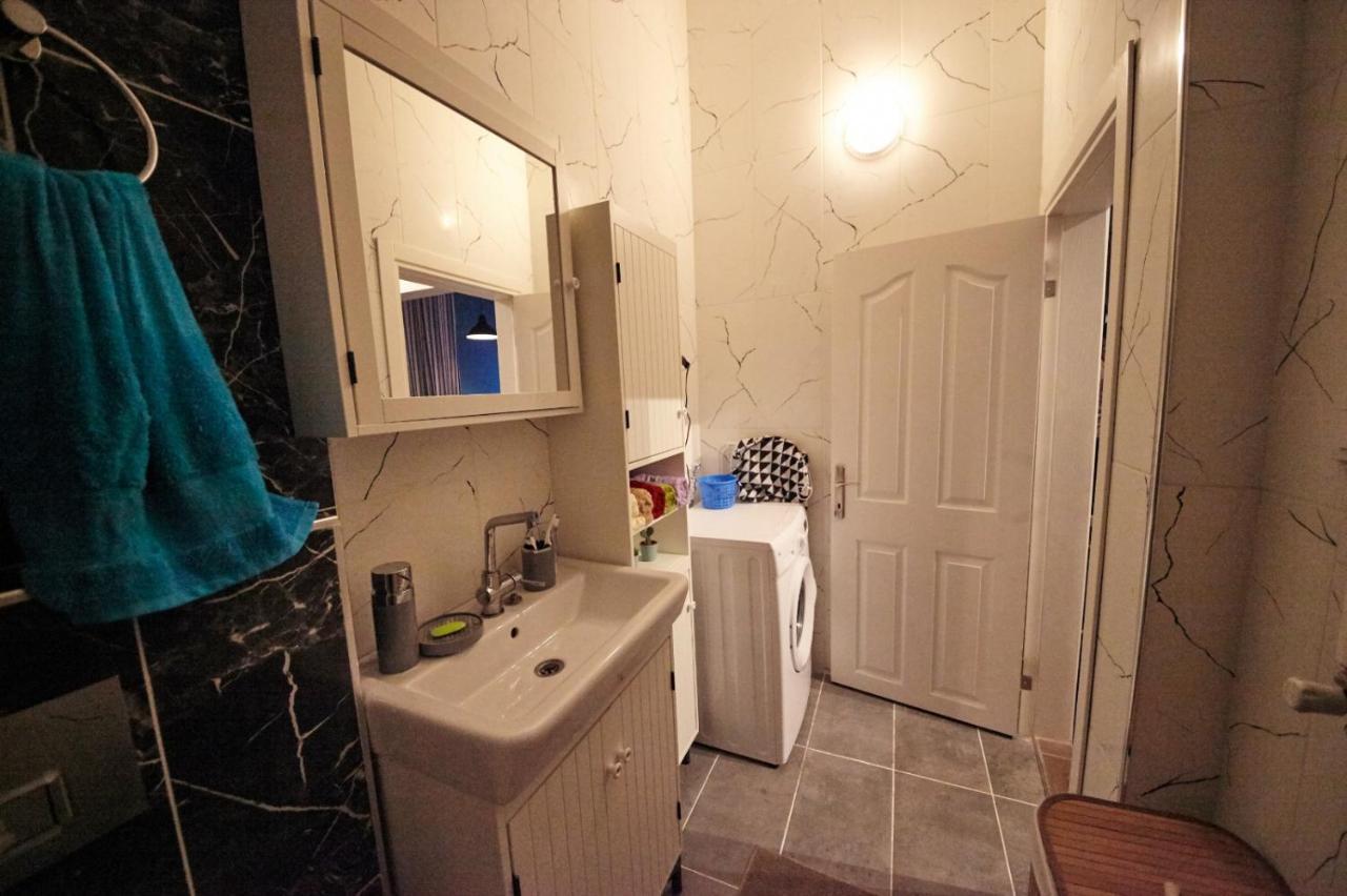 Studio At The Heart Of Taksim Apartment อิสตันบูล ภายนอก รูปภาพ